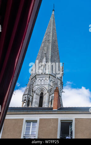 Nantes, Frankreich - Mai 12, 2019: Turm der Basilika Saint-Nicolas in Nantes, Frankreich Stockfoto