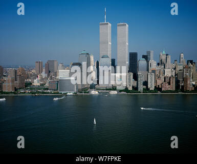 Luftaufnahme von New York City, mit dem World Trade Center Twin Towers Prominente Stockfoto