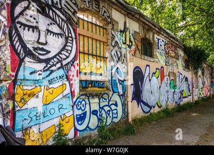 David Selor Street Art und Graffiti in Darwin, Las Bastide, Bordeaux, Frankreich. Stillgelegte und umgewandelten Lagerhäusern. Stockfoto