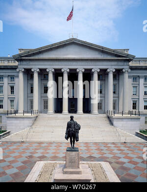 Alexander Hamilton Statue vor dem Treasury Gebäude in Washington, D.C Stockfoto