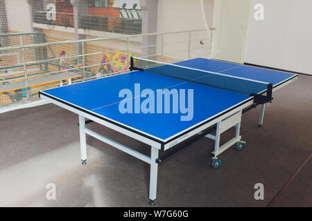 Tischtennis blaue Farbe, close-up leer. Stockfoto