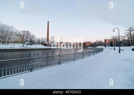 Tammerkoski Tampere Finnland bei kalten Wintermorgen Stockfoto
