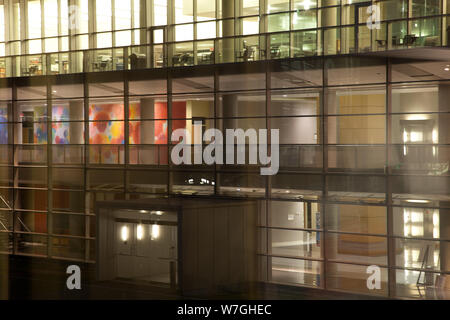 Kunstwerke von Do-Ho Suh auf die Nahrungsmittel-und Droge-Leitung Gebäude, Silver Spring, Maryland Stockfoto