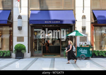 Ralph Lauren Marke fashion Store, shop Exterieur in New Bond Street, Mayfair, London, Großbritannien Stockfoto
