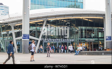 Utrecht, Niederlande, 1. Juli 2019. Utrecht Centraal, Hauptbahnhof Fassade Stockfoto