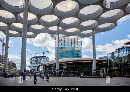 Utrecht, Niederlande, 1. Juli 2019. Utrecht Centraal, Hauptbahnhof Fassade Stockfoto