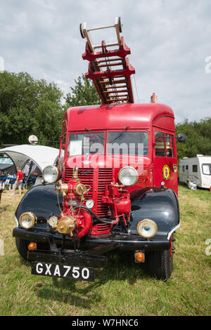 Vintage Fire Engine auf der Odiham Feuershow, 2019, in Hampshire, Großbritannien. Ein 1943 Austin K4 Escape Trägereinheit Stockfoto