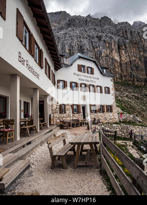 Die CAI-besessene Rifugio Coronelle-Rosengarten Hütte Zuflucht in den Rosengarten, der italienischen Dolomiten Südtirol Stockfoto