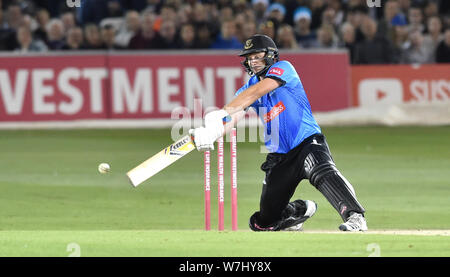 Hove, Sussex UK 6. August 2019 - Lukas Wright von Sussex Haie wurde für 56 läuft mit dieser Aufnahme während der Vitalität T20 Blast Cricket Match zwischen Sussex Haie und glamorgan an der 1. zentralen County Boden in Hove Credit gefangen: Simon Dack/Alamy leben Nachrichten Stockfoto