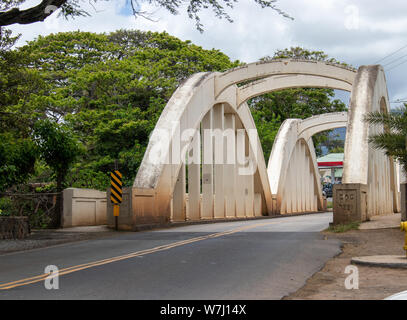 Anahulu Stream Brücke auch als der Regenbogen Brücke in Haleiwa, Oahu Hawaii bekannt Stockfoto