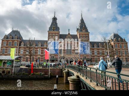 Brücke über spiegelgracht vor dem Rijksmuseum, dem Reichsmuseum Amsterdam, Noord-Holland, Niederlande Stockfoto