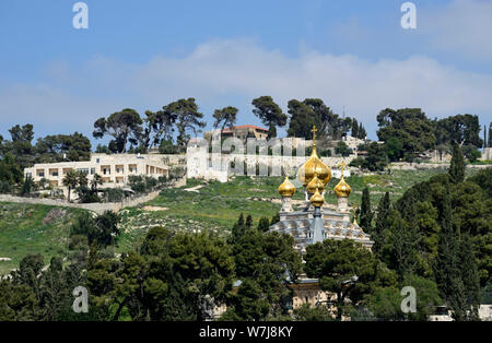 russische orthodoxe KIRCHE der Heiligen MARIA MAGDALENA mit ihr ist golden Zwiebelkuppel in der Nähe der Spitze des MOUNT DER OLIVEN In Jerusalem Stockfoto