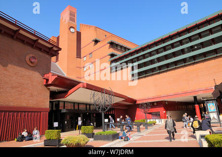 Die British Library (BL), Euston Road, London, England, UK. Architekten: Colin St. John Wilson und MJ Lange Stockfoto