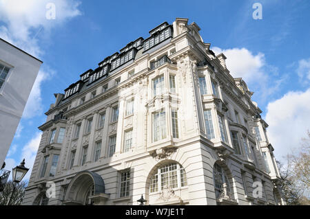 Falcon House, 36-38 Tor Queen Anne's, ist ein Herrenhaus mit Blick auf die St James's Park und sagte zu den teuersten Haus in London, England, Großbritannien Stockfoto