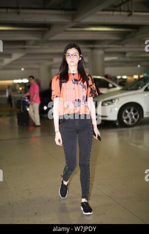 Chinesische supermodel Xi Mengyao, besser als Ming Xi bekannt ist, dargestellt an der Beijing Capital International Flughafen in Peking, China, 7. September 2017. Stockfoto