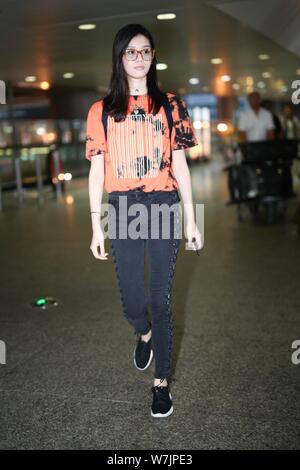 Chinesische supermodel Xi Mengyao, besser als Ming Xi bekannt ist, dargestellt an der Beijing Capital International Flughafen in Peking, China, 7. September 2017. Stockfoto