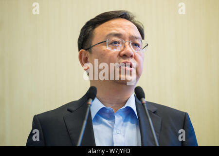 Wang Chuanfu, Gründer, Vorsitzender und CEO von chinesischen Autos Hersteller BYD Co. Ltd, liefert eine Rede während der Eröffnungszeremonie von Shenzhen Stockfoto