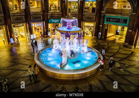 Tokyo, Japan - 12. Mai 2019: VenusFort Outlet Store in Odaiba bringen Sie Freude sowohl mit seinen Unterhaltungs- und Einkaufsmöglichkeiten. Stockfoto