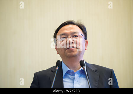 Wang Chuanfu, Gründer, Vorsitzender und CEO von chinesischen Autos Hersteller BYD Co. Ltd, liefert eine Rede während der Eröffnungszeremonie von Shenzhen Stockfoto