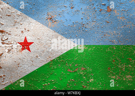 Nationalflagge von Dschibuti auf alten peeling Wand Hintergrund. Das Konzept der nationalen Stolz und Symbol des Landes. Stockfoto