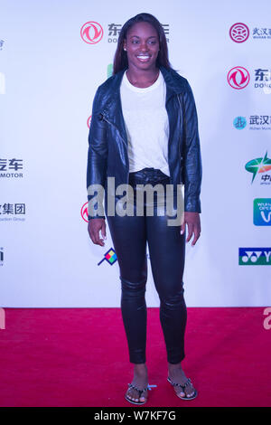 Amerikanische Tennisspieler Sloane Stephens stellt, als sie an der Rezeption Partei für die WTA Wuhan Open Tennisturnier 2017 in Wuhan City ankommt, Centra Stockfoto