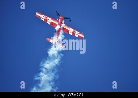 Eine aerobatic Flugzeug führt während der 6 Shenyang Faku Flug Internationale Konferenz in Shenyang City, im Nordosten der chinesischen Provinz Liaoning, 18. Stockfoto