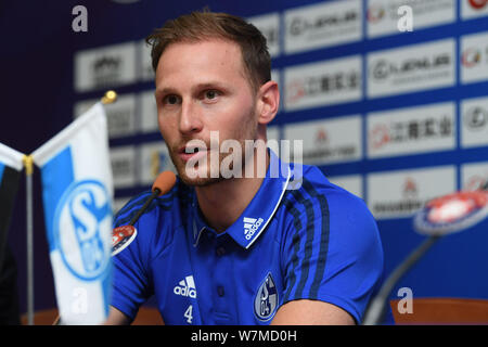 Benedikt Howedes des FC Schalke 04 besucht eine Pressekonferenz für die 2017 Changzhou Dragon City Cup International Fußball Einladung Turnier wieder Stockfoto