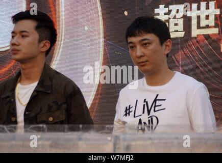 Wang Sicong, rechts, der Sohn von Wanda Group Chairman Wang Jianlin, besucht eine Pressekonferenz für die Ultra China Music Festival 2017 in Shanghai, Kinn Stockfoto