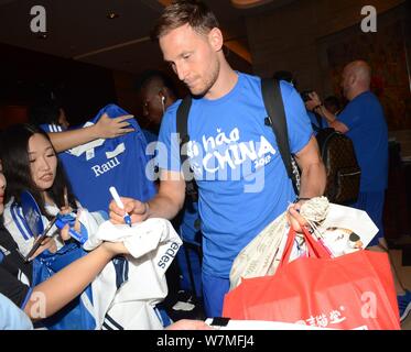 Deutsche Fußballspieler Benedikt Howedes der FC Schalke 04 wird dargestellt, nach dem in einem Hotel in Shanghai, China, 17. Juli 2017 eingehen. Stockfoto