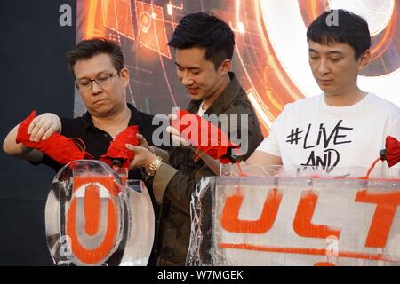 Wang Sicong, rechts, der Sohn von Wanda Group Chairman Wang Jianlin, besucht eine Pressekonferenz für die Ultra China Music Festival 2017 in Shanghai, Kinn Stockfoto