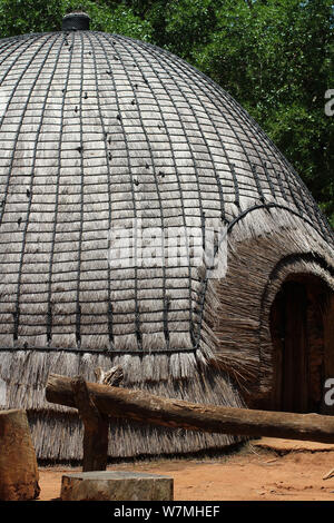 Zulu Hütte bei Shakaland Zulu Cultural Village, Eshowe, Kwazulu Natal, Südafrika Stockfoto