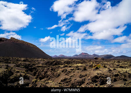 Spanien, Lanzarote, Rot die bunten Berge von Feuer nächste cuervo Vulkan Caldera del El corazoncillo Stockfoto