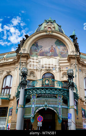 In Prag in der Tschechischen Republik. Das Gemeindehaus. Stockfoto