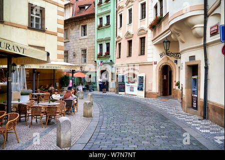 In Prag in der Tschechischen Republik. Die charmanten Straßen der Altstadt Stockfoto