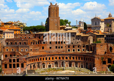 Mercati di Traiano (Trajan Markt) und der Torre delle Milizie (Miliz Tower) in Rom Stockfoto