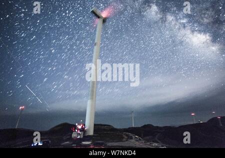 Landschaft der Sternenhimmel über Hongyang Grünland region Taijiang County, Miao-Dong Autonomen Bezirks Qiandongnan, Südwesten Chinas Guiz Stockfoto