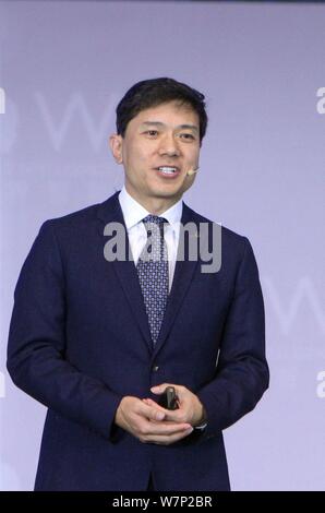 ---- Robin Li Yanhong, Vorsitzender und CEO von Baidu, spricht im Forum während der ersten Welt Intelligence Kongress, auch als WIC 2017 bekannt, in Stockfoto