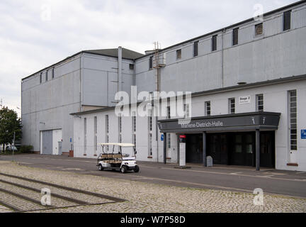 Potsdam, Deutschland. 05 Aug, 2019. Außenansicht des Marlene-Dietrich-Halle auf dem Gelände des Filmstudios Babelsberg. Credit: Monika Skolimowska/dpa-Zentralbild/dpa/Alamy leben Nachrichten Stockfoto