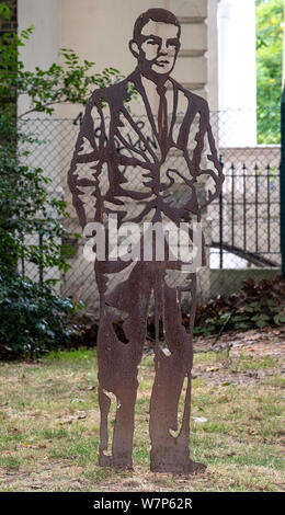 Statue zu Alan Turing, Mathematiker und Codebreaker, in St Marys Terrasse, Paddington London, der geboren wurde und lebte sein Leben in der Nähe Stockfoto