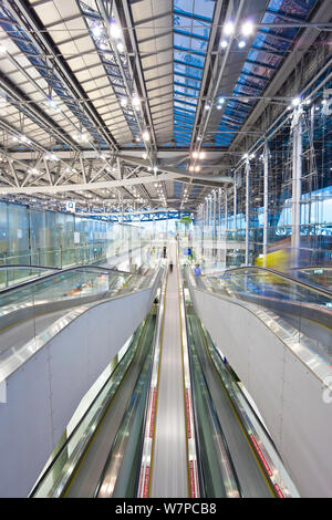 Suvarnabhumi Airport, der Ende 2006 eröffnet wurde, ist dies eines der Weltgrößten internationalen Terminals, liegt 25 km östlich von Bangkok, Thailand, 2010 Stockfoto