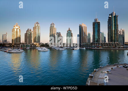 Blick über die Dubai Marina, Dubai, Vereinigte Arabische Emirate 2011 Stockfoto