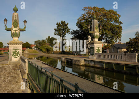 Kanalbrücke von Briare, Seine-et-Marne, Frankreich, September 2009 Stockfoto