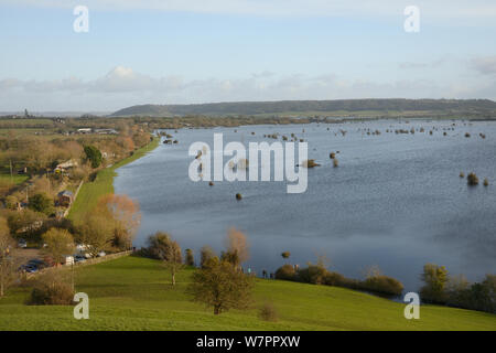 Blick von Barrow Mump Hügel von überschwemmten Southlake und aller Moore, nach Wochen des schweren Regens, Somerset, UK, Januar 2013. Stockfoto