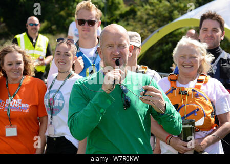 Stern-dreieck Float 2017. Ehemalige olympische Skispringer Eddie The Eagle, eröffnete die Veranstaltung. Stockfoto