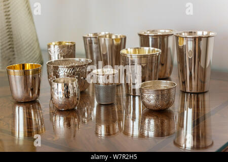 Sammlung von Silber cups Stockfoto