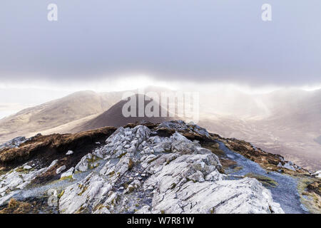 Blick vom Gipfel des Diamond Hill, den Connemara National Park, Republik Irland, März 2013. Stockfoto