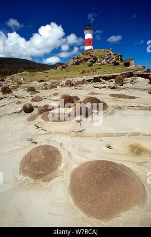 Der alte Leuchtturm an der Küste von Mokka Island, Chile, Dezember 2012 Stockfoto