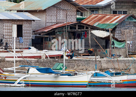 Häuser und Boote, Bilang Bilangang Bangka Insel, Danajon Bank, Central Visayas, Philippinen, April 2013 Stockfoto