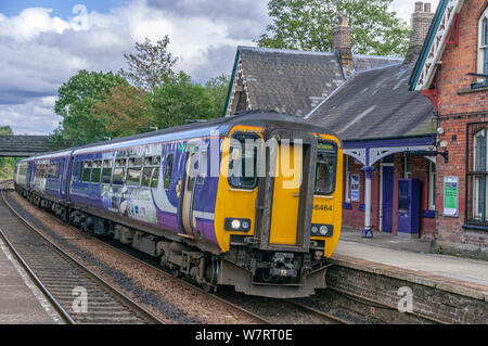 Klasse 156 Super Sprinter auf Sankey station Stockfoto