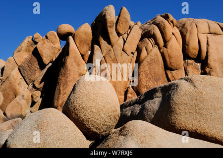 Erodiert Granitfelsen, Joshua Tree National Park, Mojave Wüste, Kalifornien, USA, Januar 2013. Stockfoto